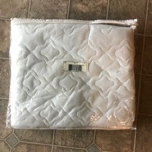 NEW Twin Quilted Mattress Cover Pad